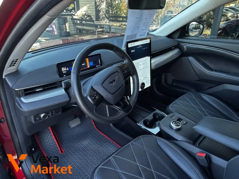 Ford Mustang Mach-E 2020 Червоний — фото 4