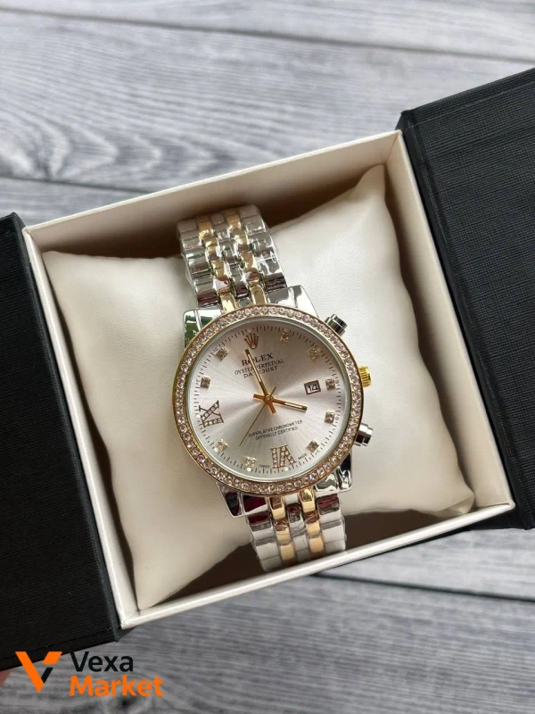 Женские часы Rolex с инкрустацией камнями и римскими цифрами