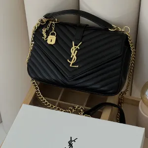 Сумка Saint Laurent College Medium Quilted Еко-шкіра