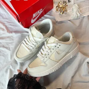 Nike SB Dunk Low WMNS Lace Pack - Regal Beige