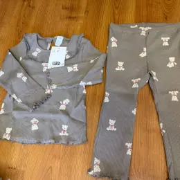 Комплект одежды H&M для девочки (туника и леггинсы) с принтом мишек, размеры 92-98 см