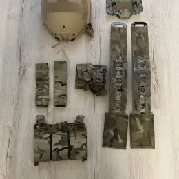 Комплект тактичного спорядження Multicam: шолом, підсумки, камербанди, передня панель
