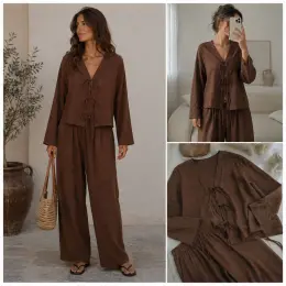 Жіночий костюм з креп-жатки коричневий XS/S
