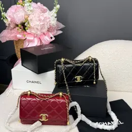 Chanel Mini Flap Bag из гладкой кожи