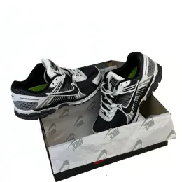 Nike Vomero 5 black/white