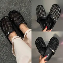 Женские шлепанцы с камишками