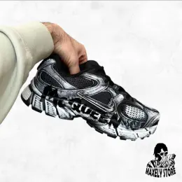 Nike Zoom Vomero V5 RNR