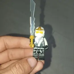 Lego Ninjago фигурка с оружием