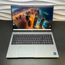 Ноутбук Dell Latitude 5520 Intel Core i5 1145G7 15.6" Full HD IPS 16Gb RAM 256Gb SSD