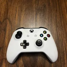 Ігрова консоль Xbox One S 500GB з дисководом