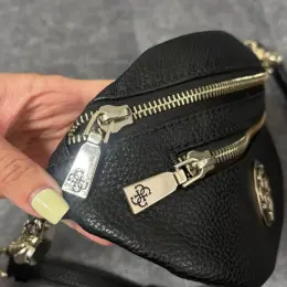 Бананка Guess чорна