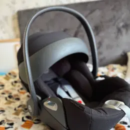 Автокрісло Cybex Cloud Z i-Size Deep Black-black
