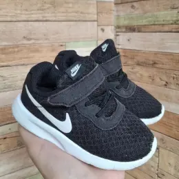 Дитячі кросівки Nike, розмір 22.5