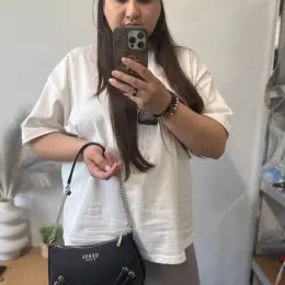Стильна чорна сумочка Guess оригінал