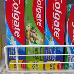 Зубна паста Colgate 150 мл (Максимальний захист від карієсу, Потрійна дія, Лікувальні трави)