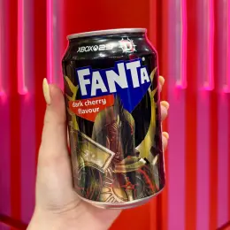 Напій газований Fanta Dark Cherry 330мл (лімітована серія Xbox/Diablo)