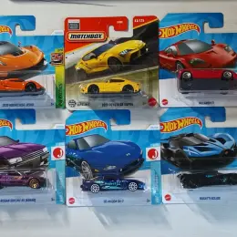 Колекційні моделі автомобілів Hot Wheels та Matchbox