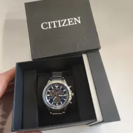 Чоловічий годинник Citizen титановий корпус