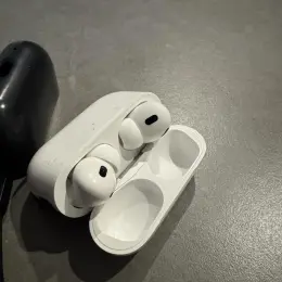 Apple AirPods Pro 2 (USB-C)