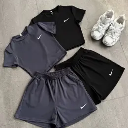 Спортивный костюм Nike