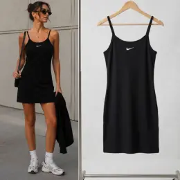 Сукня Nike в рубчик