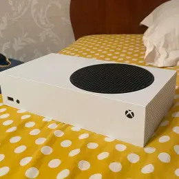 Xbox Series S 512GB с двумя контроллерами