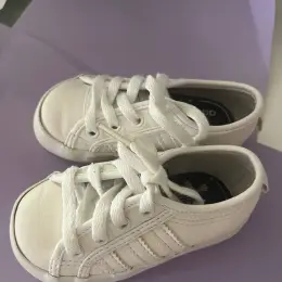 Adidas детские кроссовки размер 20