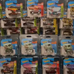 Колекційні моделі автомобілів Hot Wheels 2010-2025