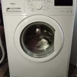 Стиральная машина Whirlpool 6кг, отжим 1200об/мин