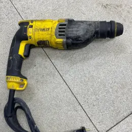 Перфоратор Dewalt D25143