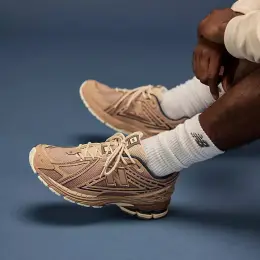 New Balance 1906R