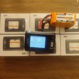 Зарядний пристрій ToolkitRC M6D 500W 1-6S для двох батарей