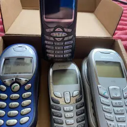 Мобильные телефоны Motorola, Siemens C45, Siemens A70