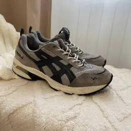 Оригінальні кросівки Asics Gel 1090v2 сірі 26 см