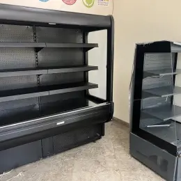 2 холодильні гірки (відкриті холодильні регали) для напоїв, молочної продукції, десертів
