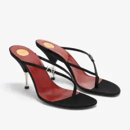 Босоніжки/шльопанці Saint Laurent YSL