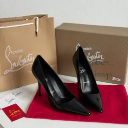 Christian Louboutin туфлі на підборах натуральна шкіра