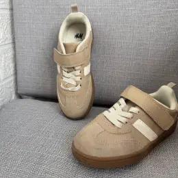 Дитячі кросівки H&M розмір 28, устілка 17,5 см