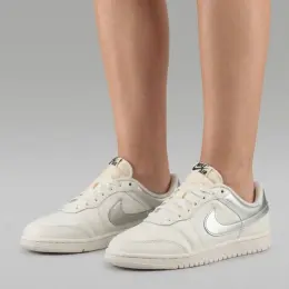 Жіночі кросівки Air Jordan Skyline Low