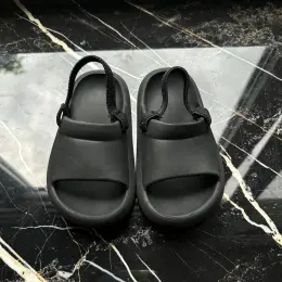Сандалі-тапочки ZARA 22 розмір