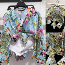 Блуза Zara с принтом туканов и цветов
