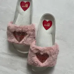 Love Moschino шлепанцы женские розовые с сердцем