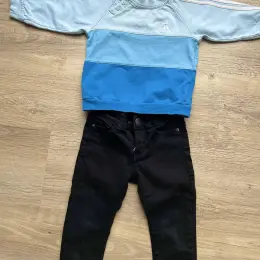 Комплект для хлопчика: кофта Adidas та чорні джинси, розмір 92