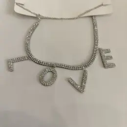 Підвіска "LOVE" зі стразами