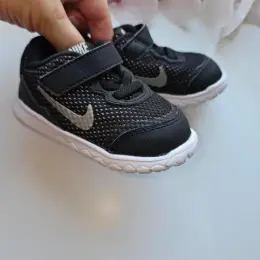Nike детские кроссовки, состояние новых, на ножку 11 см