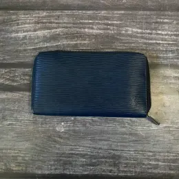 Louis Vuitton Leather Wallet