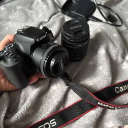 Фотоапарат Canon 200D з об'єктивом 50mm 1.8 та kit-об'єктивом