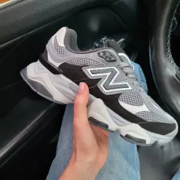 New Balance 9060 сірі кросівки