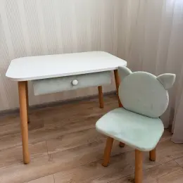 Дитячий стіл та стілець
