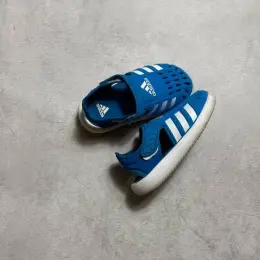 Сандалі Adidas для дітей, устілка 16,5 см